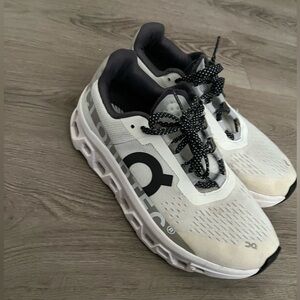 On Cloud Cloudmonster Running Shoe women’s 9.5/ men’s 8